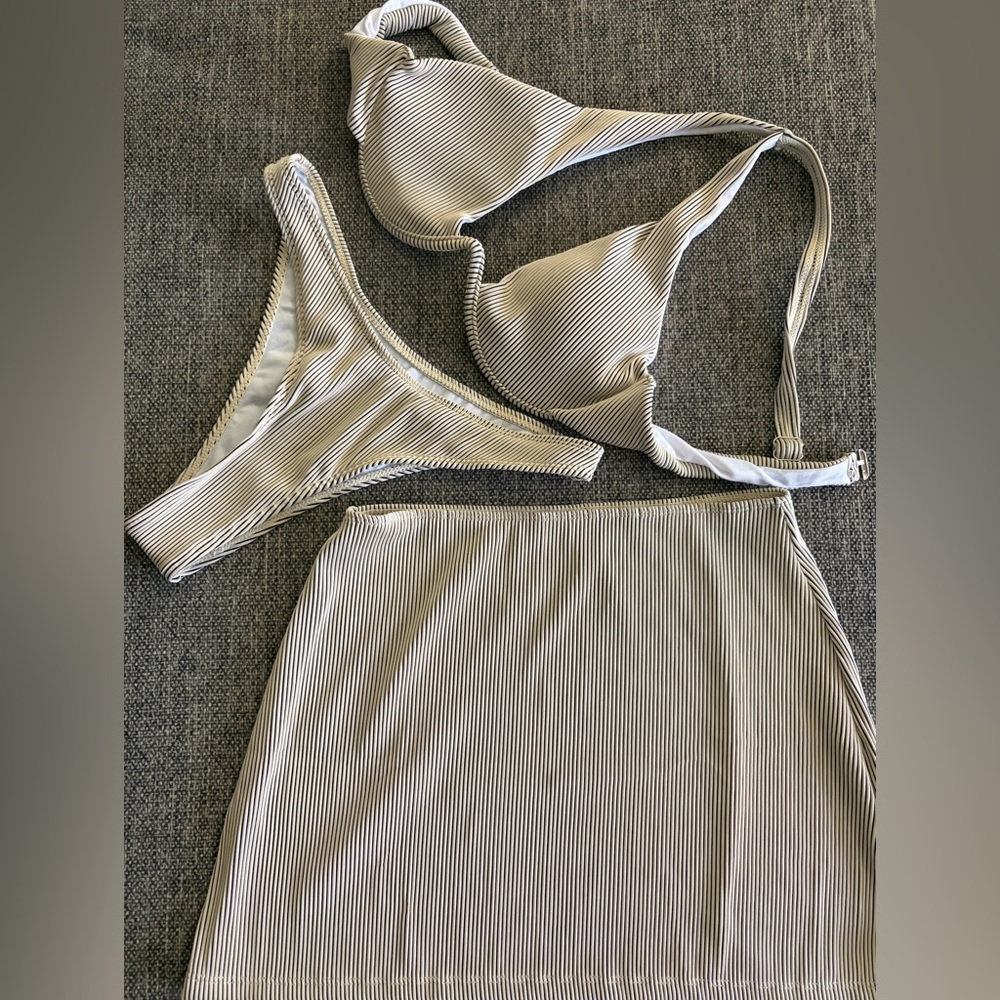 Chic Striped Bikini Set - Cream and Black